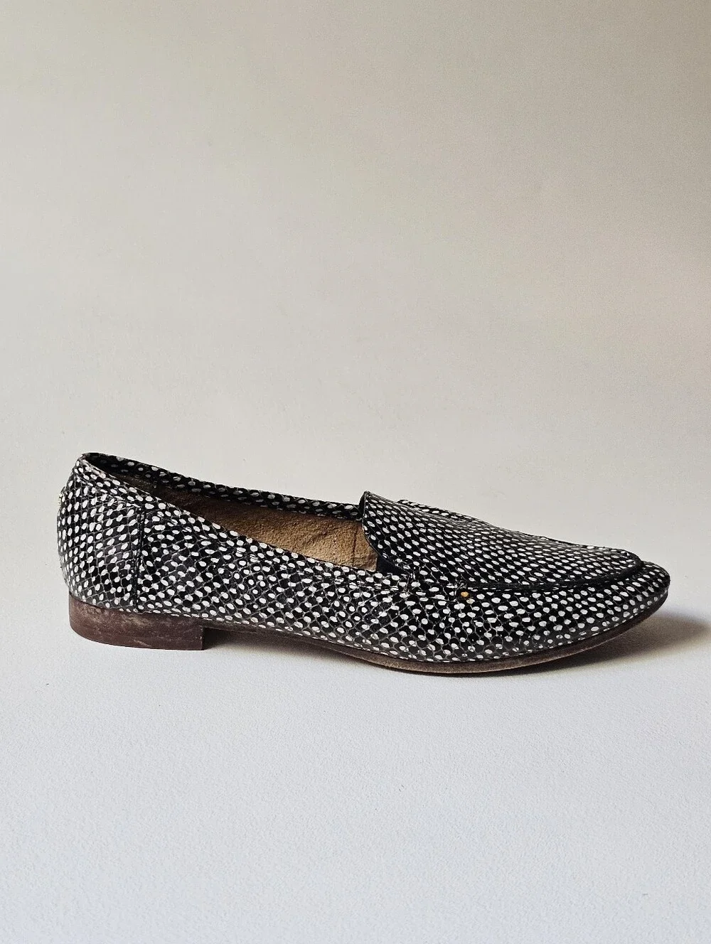 Kate Spade New York Snakeskin Print Leather Loafers Women's 7.5M Slip On Pointed